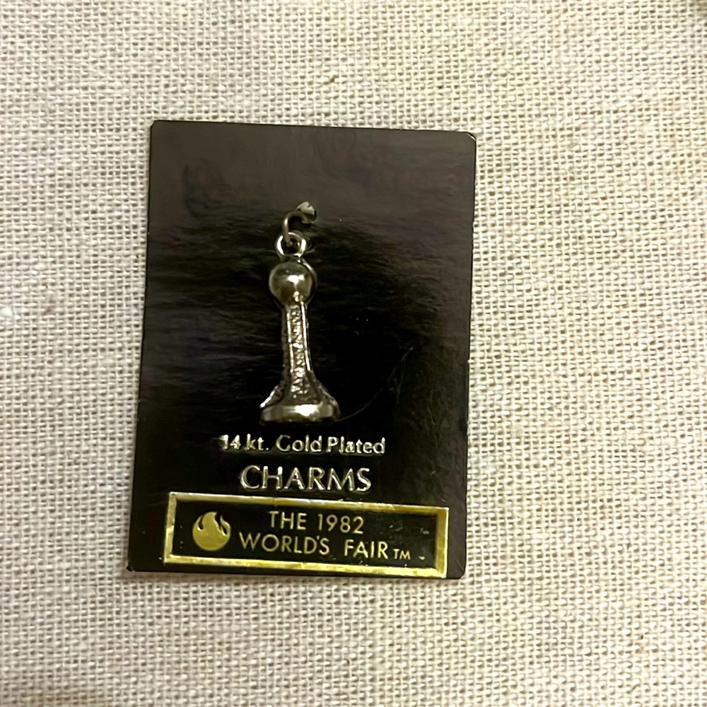 14 kt gold plated 1982 Worlds Fair Charm